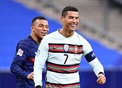 Vượt Messi, Ronaldo sắp đi vào lịch sử bóng đá thế giới