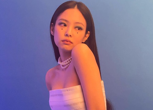 Jennie (BLACKPINK) có động thái đầu tiên giữa scandal tình dục hoá y tá: Biểu cảm gây lo lắng, netizen phản ứng quá bất ngờ