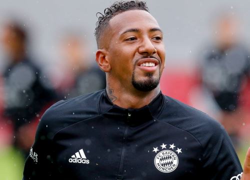 Jerome Boateng có được gấu nhờ vợ Lewandowski