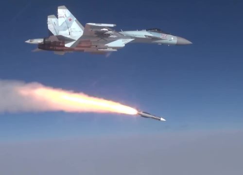 Su-35S Nga thử tên lửa đối không tầm bắn 300 km