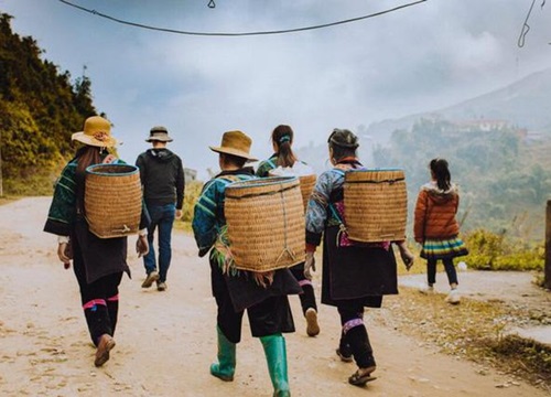 Tháng 10 - tháng của những kẻ nghiện dịch chuyển: Cheo leo trên rẻo cao Tây Bắc, đắm chìm vào "Mùa thu vàng mênh mang"