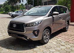 Cận cảnh Toyota Innova 2021 tại Việt Nam, "đấu" Xpander