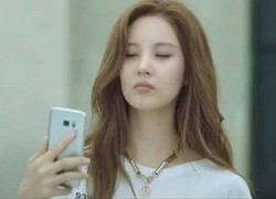 Gái đẹp lừa đảo Đời Tư vừa ra tù liền đăng ảnh selfie lồng lộn, fan hỏi lia lịa: "Chị chơi app gì ngầu quá?"