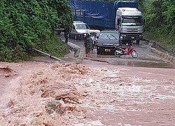 Mưa lớn khiến nhiều nơi ở huyện miền núi Quảng Trị bị chia cắt cục bộ