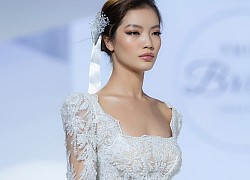 Người đẹp Bích Tuyền biến hóa trên sàn catwalk