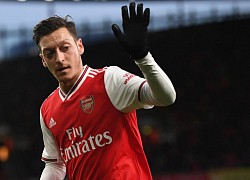 Ozil bị loại khỏi đội hình Arsenal dự Europa League