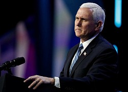 Pence đổi ý về dựng vách kính tranh luận