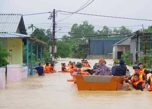 Thủ tướng chỉ đạo tập trung đối phó mưa lũ lớn tại miền Trung