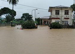 Vùng áp thấp xuất hiện trên Biển Đông, miền Trung nguy cơ lũ chồng lũ