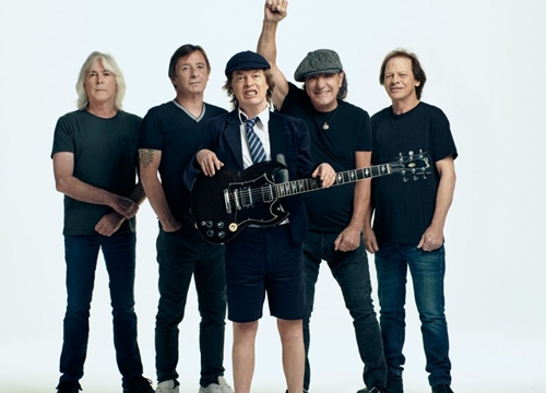 Ban nhạc AC/DC tái hợp qua single "Shot In The Dark", mở đường cho album phòng thu "Power Up" sau sáu năm