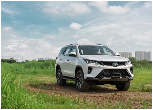 "Dọn kho", SUV 7 chỗ đồng loạt giảm giá mạnh tại Việt Nam