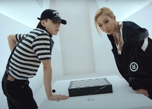 Không chỉ kết hợp với rapper Jessi, Dawn còn không ngần ngại nhắc về HyunA trong ca khúc "DawnDiDiDawn"