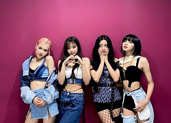 Knet thất vọng với sân khấu Pretty Savage của BLACKPINK: Lời nhạc dị đã đành, vũ đạo thì chán òm?