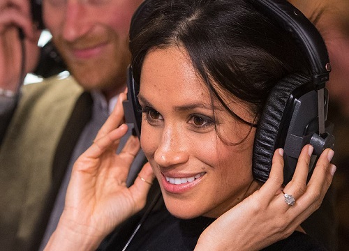 Meghan Markle xuất hiện sau lùm xùm bị nghị sĩ Mỹ yêu cầu giữ im lặng, đưa ra lời than thở khiến dân mạng "dậy sóng"