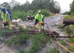 Mưa lớn khiến thanh niên và thượng úy ở chốt phòng dịch Covid19 bị cuốn trôi