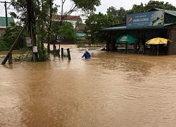 Mưa lũ lịch sử tại Miền Trung đã khiến 18 người chết, 14 người bị mất tích