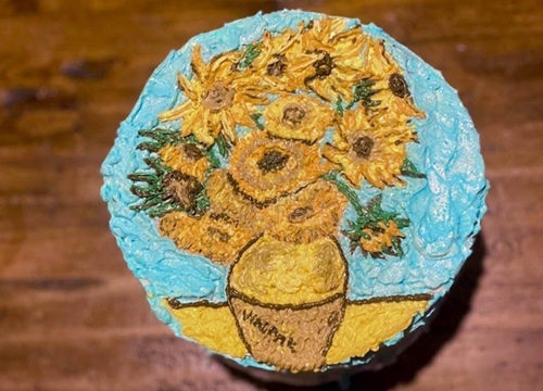 Nghệ sĩ trang trí bánh kem bằng tranh Van Gogh