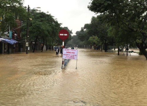 Tăng chuyến bay tới miền Trung, "giải cứu" hành khách bị ảnh hưởng bởi bão số 6