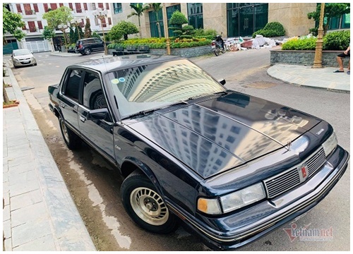 "Xế độc" Oldsmobile Cutlass Ciera 32 năm tuổi giá hơn 400 triệu tại Hà Nội