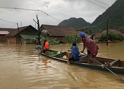 Y tế Quảng Bình hỗ trợ vùng lụt sâu