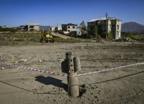 Azerbaijan tuyên bố phá hủy bệ phóng tên lửa Armenia