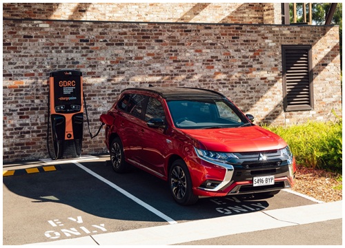 Mitsubishi ra mắt phiên nâng cấp cho Outlander PHEV 2021 tại Úc