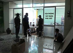 Bắt nhóm tổ chức đá gà trong văn phòng kinh doanh nhà đất