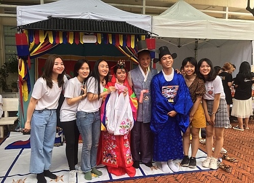 Giới trẻ hào hứng tham gia giao lưu văn hóa tại Lễ hội chữ Hàn Hangeul Festival 2020