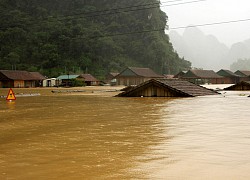 Hàng chục người thiệt mạng và mất tích do mưa lũ tại miền Trung