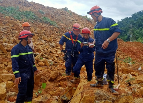 Hình ảnh hiện trường sạt lở Rào Trăng 3 và nơi 13 cán bộ, chiến sĩ mất tích