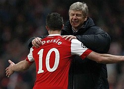 HLV Wenger tiết lộ sốc về Robin van Persie