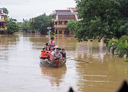 Không nên dùng thuyền đưa du khách tham quan phố cổ