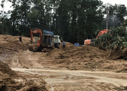 Sạt lở thủy điện Rào Trăng 3: Chưa tìm thấy Phó tư lệnh Quân khu 4 cùng đồng đội