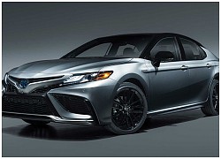 'Soi' Toyota Camry Hybrid 2021 giá hơn 655 triệu: Thêm nhiều trang bị, vẻ ngoài sang trọng