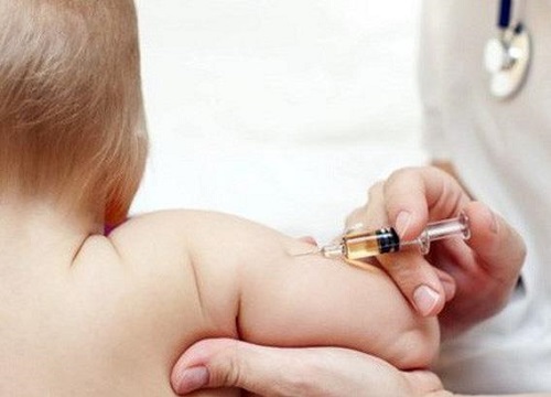 Trẻ chết thương tâm sau tiêm vaccine ở Sơn La do sốc phản vệ