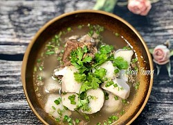 Cách nấu canh xương khoai sọ ngon ngọt