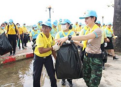 Hoàng quý phi Thái Lan lần đầu thực hiện nhiệm vụ hoàng gia một mình sau khi phục vị, gây ấn tượng mạnh nhưng lộ chi tiết gây khó hiểu