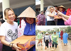 Không thua gì Thủy Tiên, Mỹ Tâm lặng lẽ xắn quần, lội nước đi cứu trợ đồng bào miền Trung