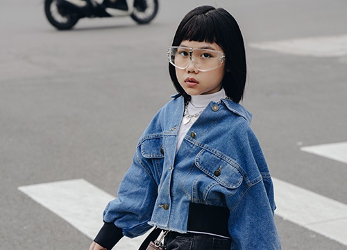 Mẫu nhí Khánh An khoe street style thu đông