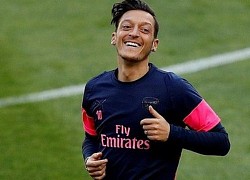 Mesut Ozil lĩnh hơn 10 triệu USD tiền thưởng