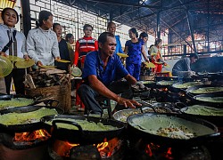 Ngôi chùa có bánh xèo miễn phí ở An Giang