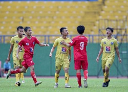 Người hùng của U15 SLNA đòi ăn thua với đối thủ sau pha va chạm