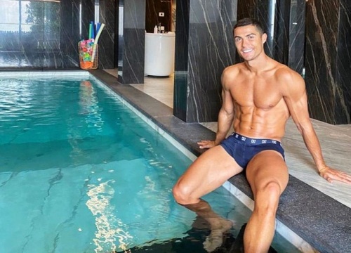 Ronaldo gửi thông điệp sau khi bị chỉ trích