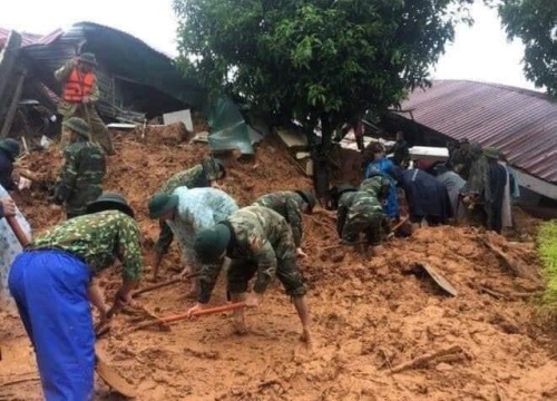 Tìm thấy thi thể 8 trong số 22 người mất tích vì lở núi tại Quảng Trị