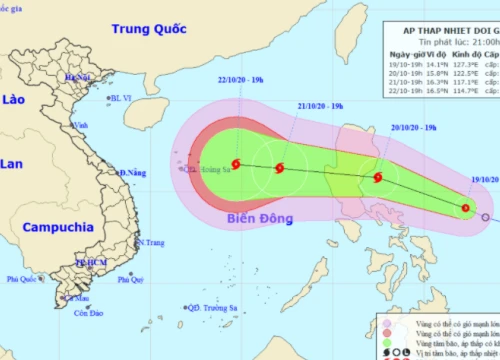 Áp thấp nhiệt đới gần biển Đông có khả năng mạnh lên thành bão, hướng vào miền Trung