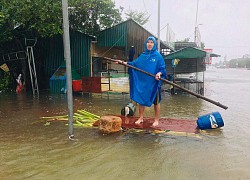 Hà Tĩnh: Lũ dâng nhanh, ngập tới nóc nhà, người dân liên tục kêu cứu