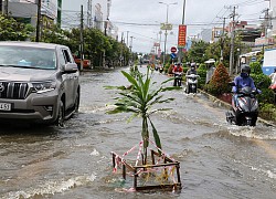 Cà Mau: hai huyện tiếp tục cho học sinh nghỉ học vì đường ngập