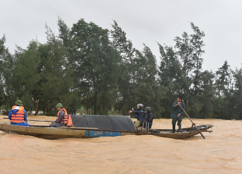 Cảnh báo lũ khẩn cấp trên sông Kiến Giang (Quảng Bình) và các hồ chứa thủy điện, thủy lợi khu vực Nam Trung Bộ