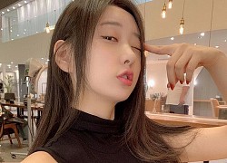 Hết diện áo trễ nải đến khoác độc chiếc tạp dề, hot girl làm CĐM chẳng biết nhìn vào đâu