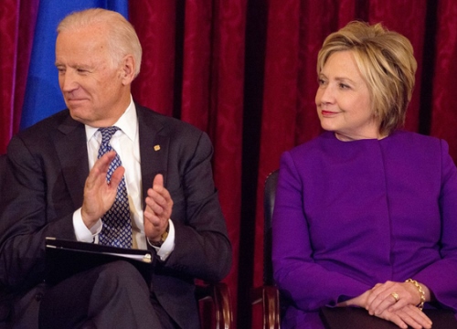 Lý do cử tri Mỹ thích Joe Biden hơn Hillary Clinton